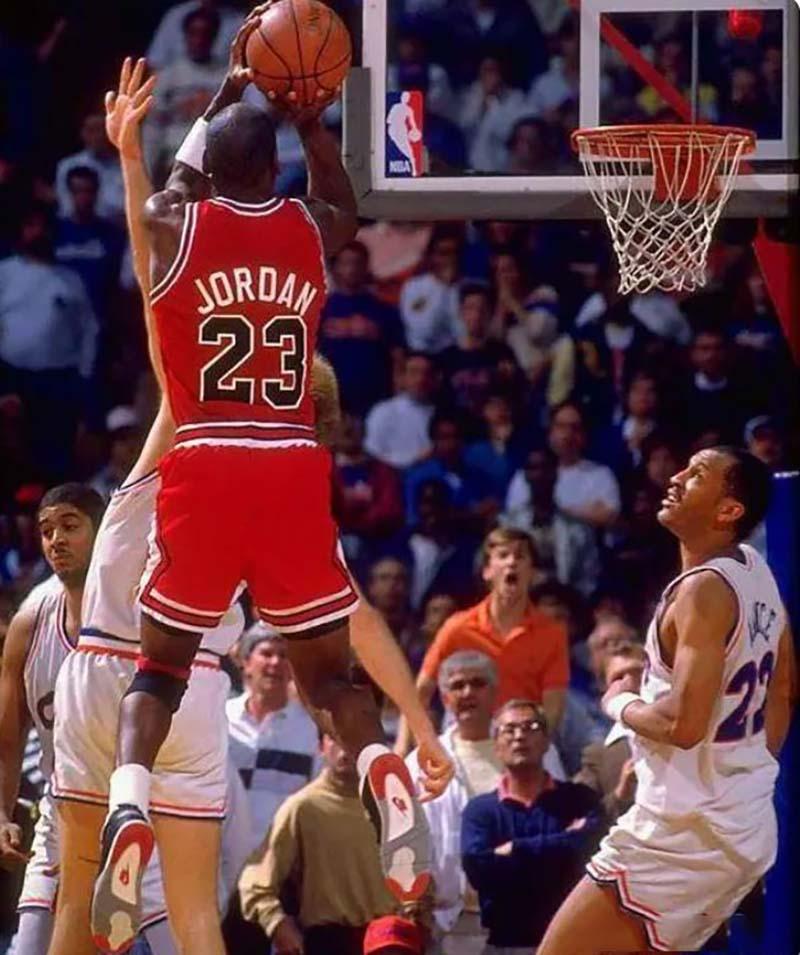 Lịch sử Air Jordan 4 và cú The Shot của Micheal Jordan