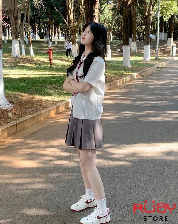 Phối đồ với giày Air Force 1 valentine 2023 cho nữ