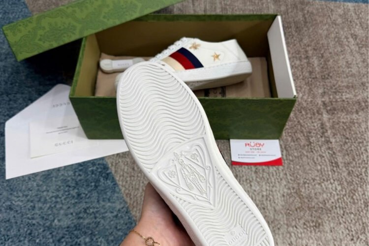 Giày Gucci Ace Bee And Star Ong Sao đạp gót