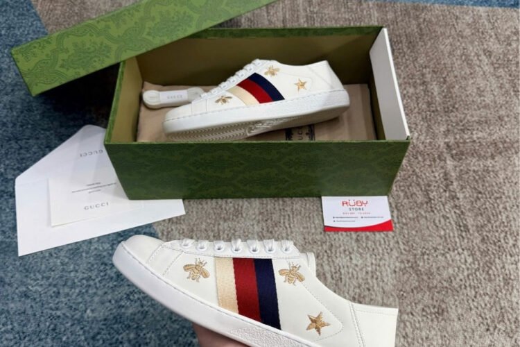 Giày Gucci Ace Bee And Star Ong Sao đạp gót