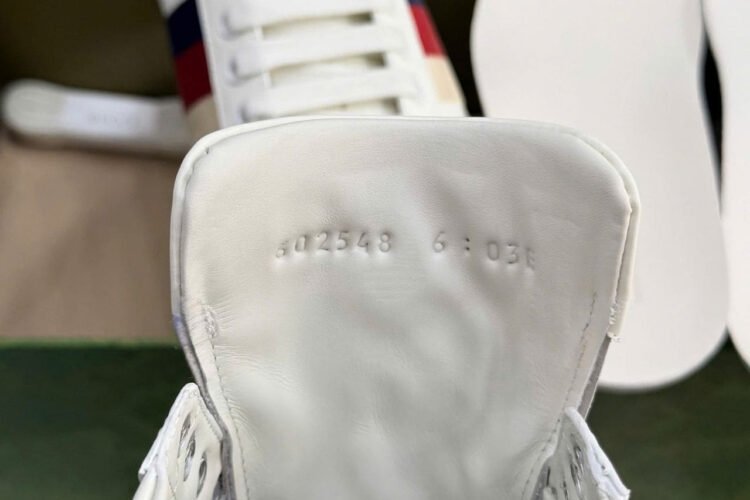 Giày Gucci Ace Bee And Star Ong Sao đạp gót