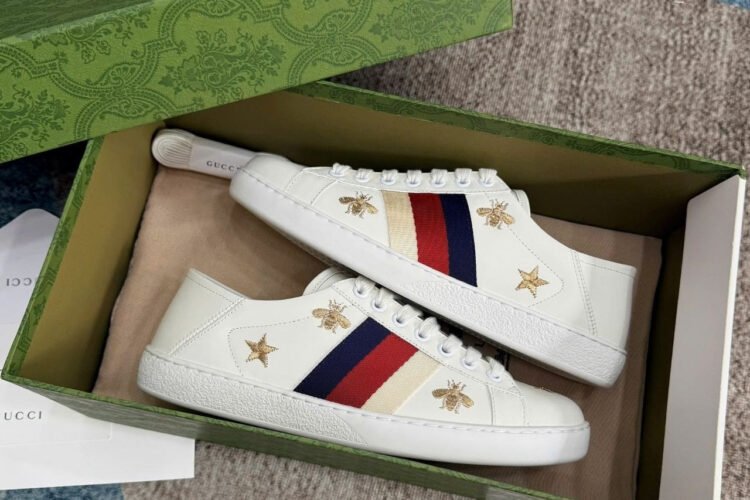 Giày Gucci Ace Bee And Star Ong Sao đạp gót