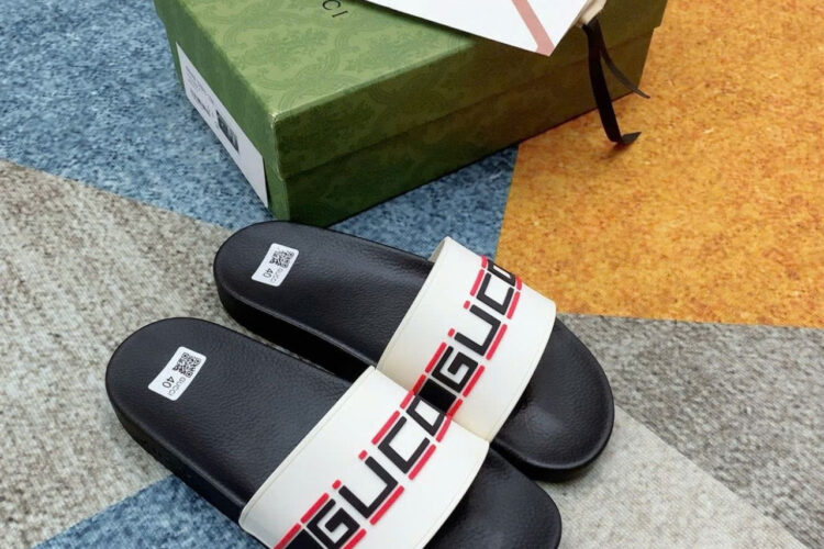 Dép Gucci Stripe Rubber Slide Trắng Đen Đỏ