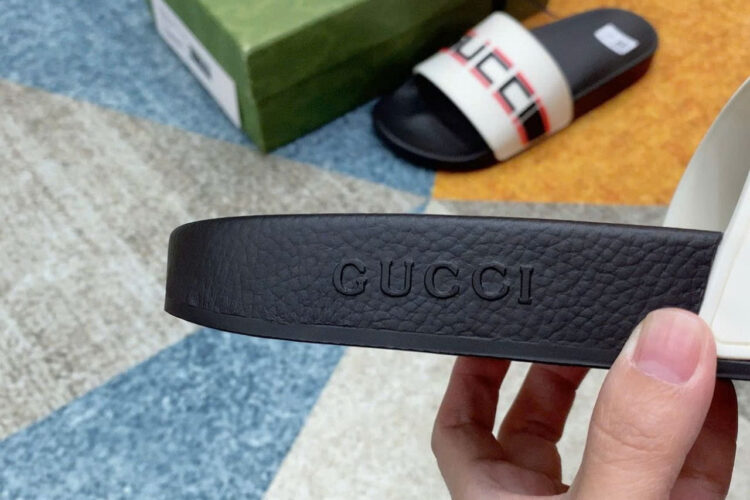 Dép Gucci Stripe Rubber Slide Trắng Đen Đỏ
