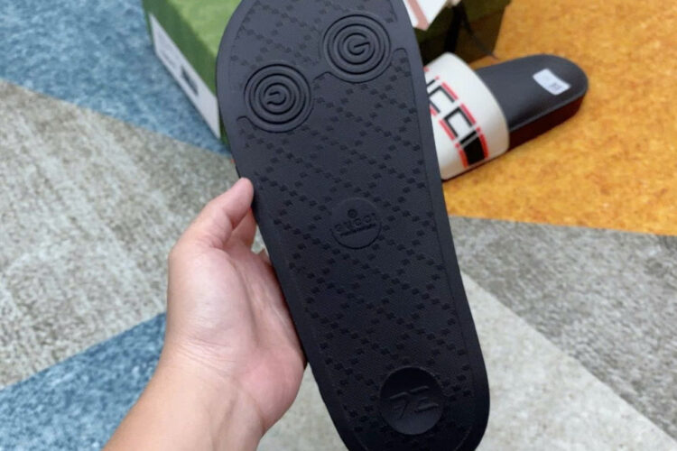 Dép Gucci Stripe Rubber Slide Trắng Đen Đỏ