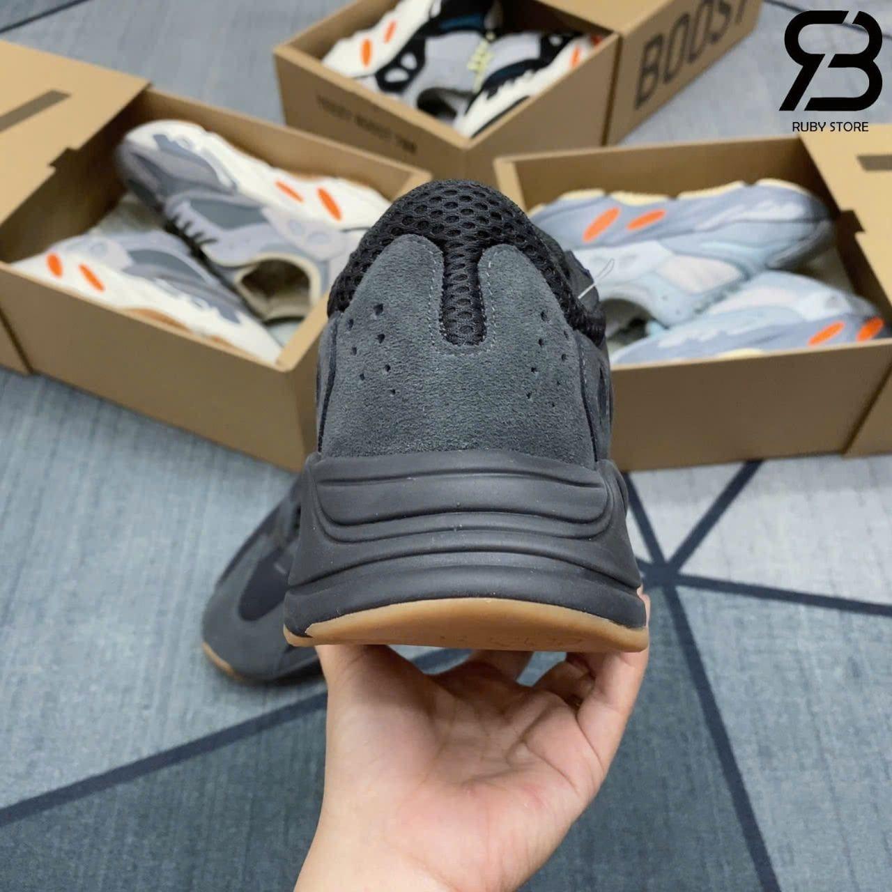 Giày Yeezy 700 Utility Black đen