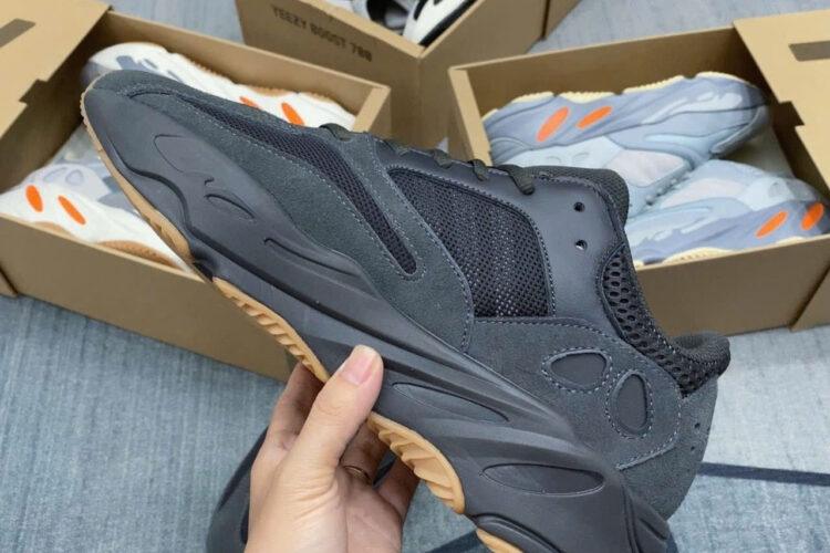 Giày Yeezy 700 Utility Black đen