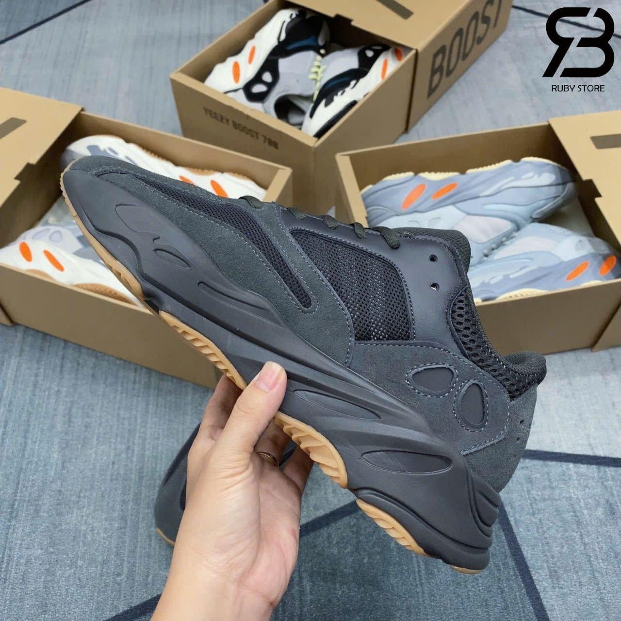 Giày Yeezy 700 Utility Black đen