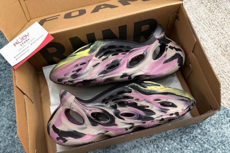 Giày Yeezy Foam RNNR MX Carbon