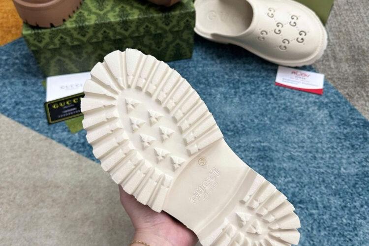 Dép Gucci GG Perforated Rubber Clogs Màu Kem