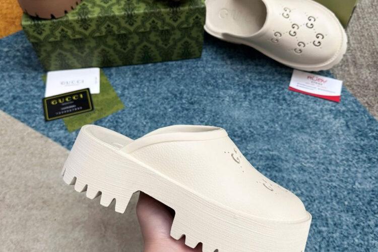 Dép Gucci GG Perforated Rubber Clogs Màu Kem