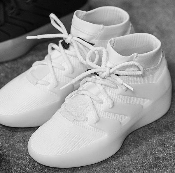 Giày Adidas x Fear of God