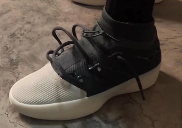 Giày Adidas x Fear of God