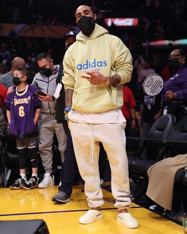 Giày Adidas x Fear of God