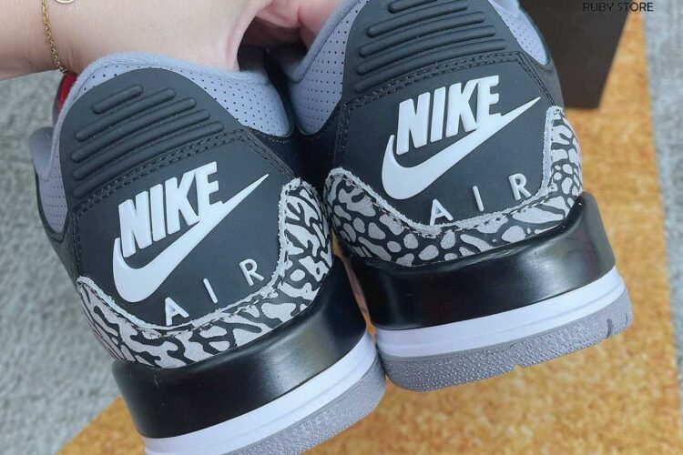 Hình ảnh thực tế mẫu Jordan 3 Black Cement Replica 1:1 tại Ruby Store