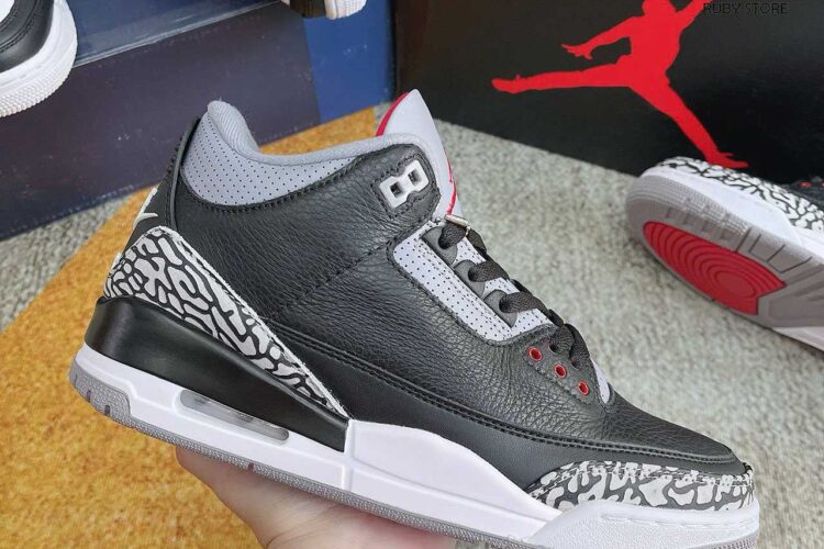 Hình ảnh thực tế mẫu Jordan 3 Black Cement Replica 1:1 tại Ruby Store