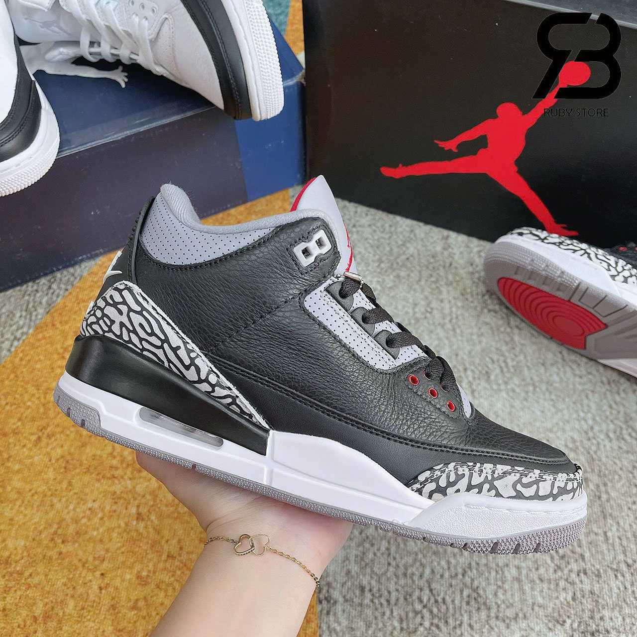 Hình ảnh thực tế mẫu Jordan 3 Black Cement Replica 1:1 tại Ruby Store