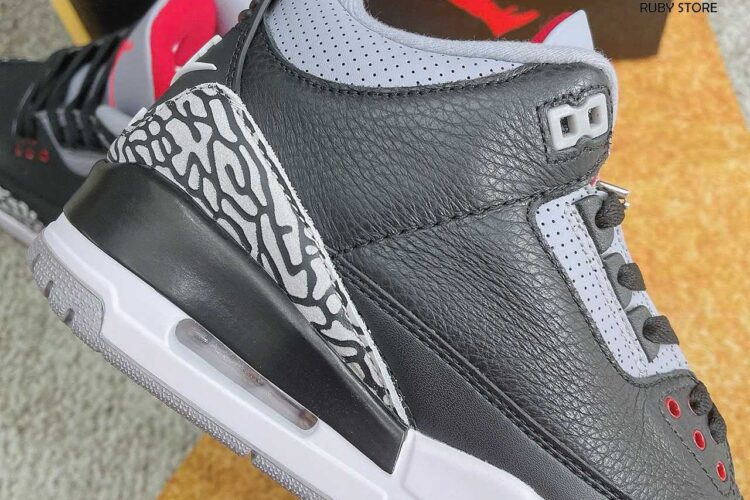 Hình ảnh thực tế mẫu Jordan 3 Black Cement Replica 1:1 tại Ruby Store