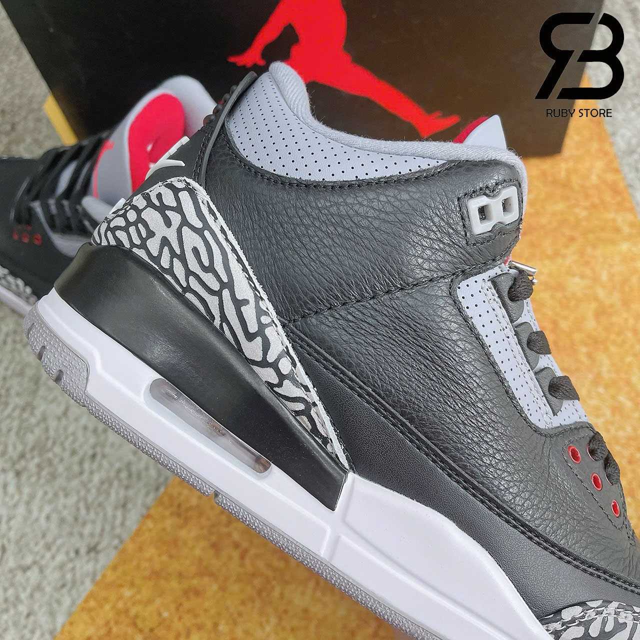 Hình ảnh thực tế mẫu Jordan 3 Black Cement Replica 1:1 tại Ruby Store