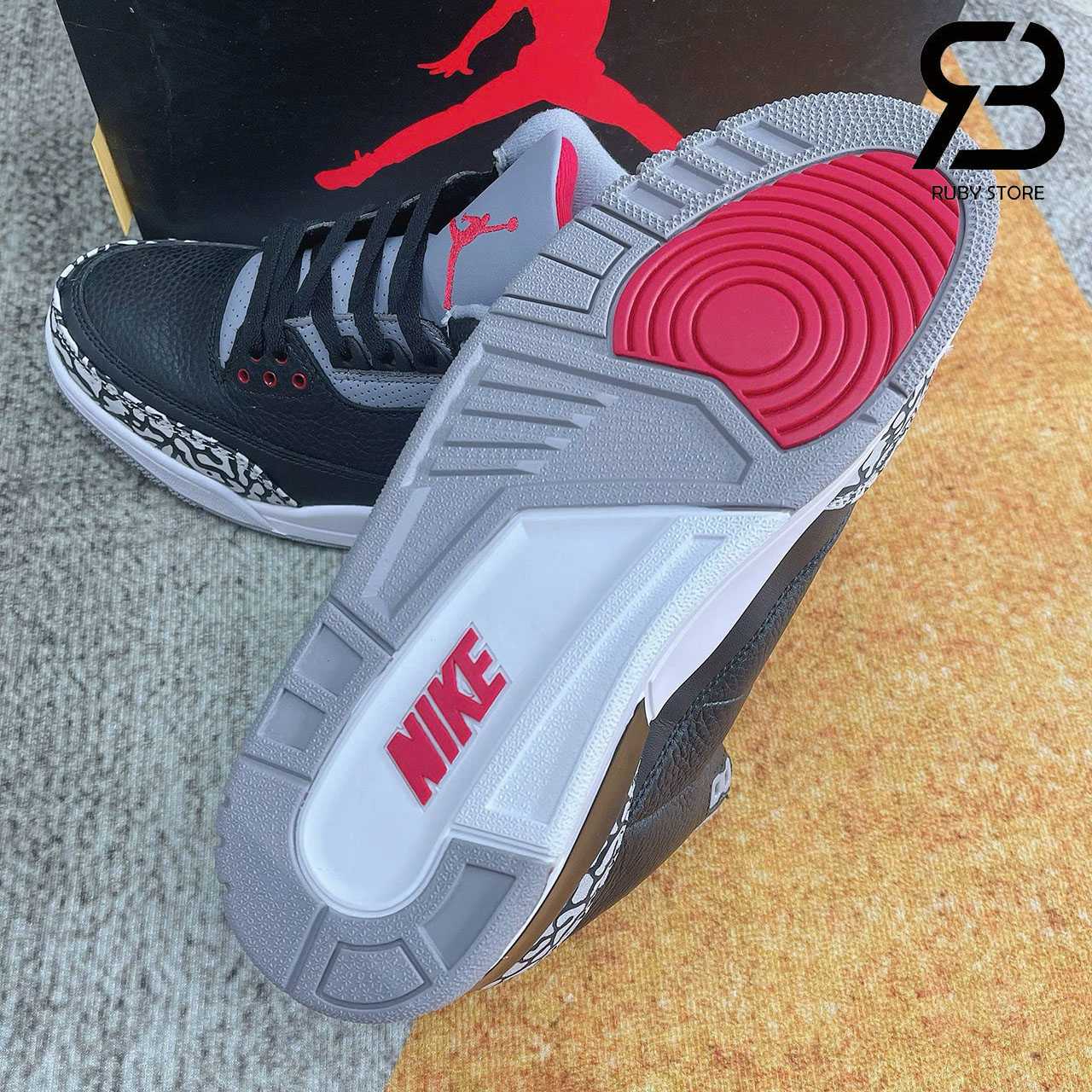 Hình ảnh thực tế mẫu Jordan 3 Black Cement Replica 1:1 tại Ruby Store