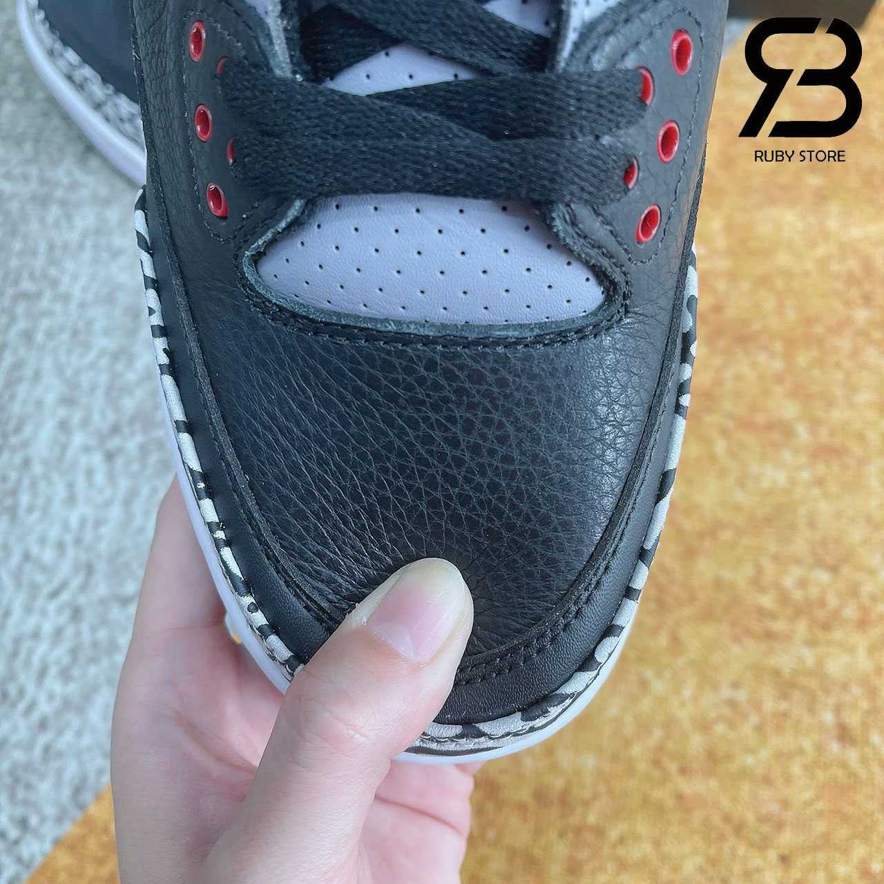 Hình ảnh thực tế mẫu Jordan 3 Black Cement Replica 1:1 tại Ruby Store