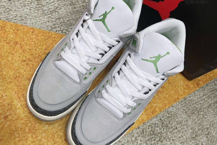 Hình ảnh thực tế mẫu Jordan 3 Chlorophyll xám xanh Rep 1 1 tại Ruby Store