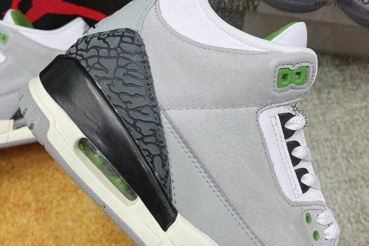 Hình ảnh thực tế mẫu Jordan 3 Chlorophyll xám xanh Rep 1 1 tại Ruby Store