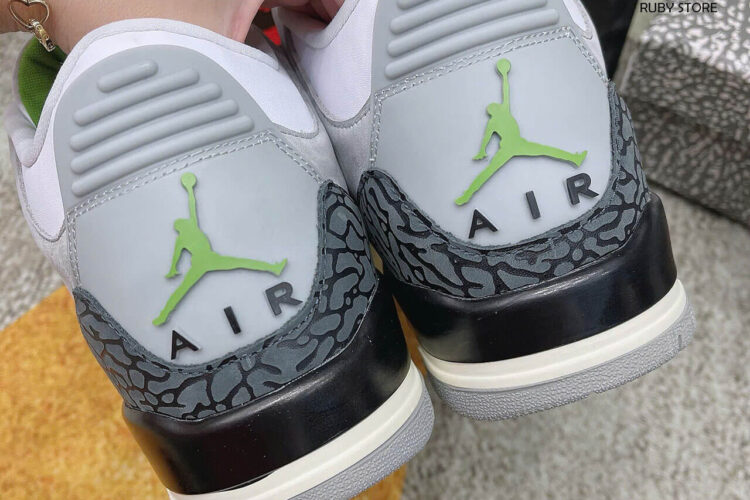 Hình ảnh thực tế mẫu Jordan 3 Chlorophyll xám xanh Rep 1 1 tại Ruby Store
