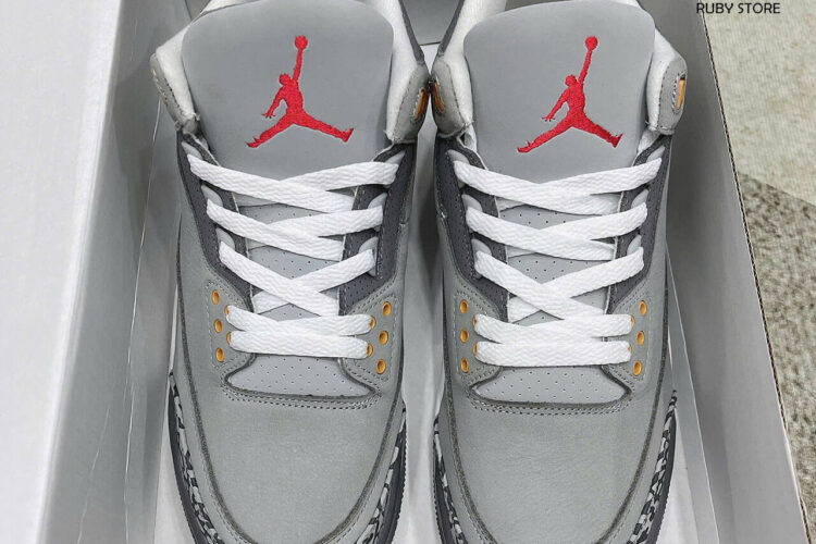 Hình ảnh thực tế mẫu Jordan 3 Cool Grey màu xám Replica 1:1 tại Ruby Store