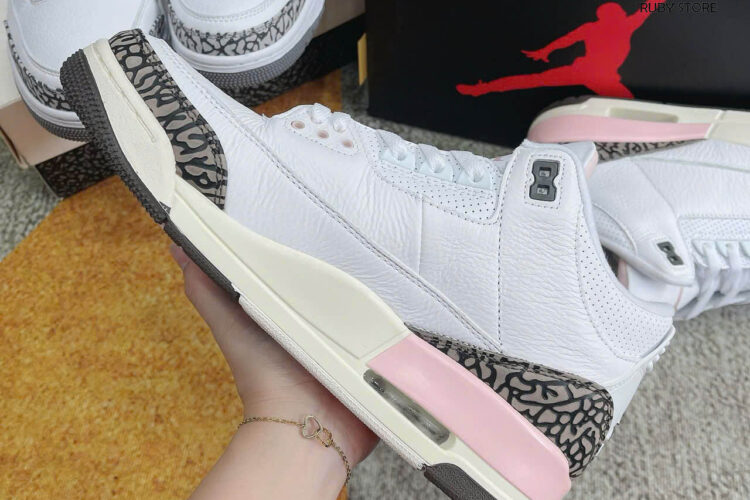 Hình ảnh thực tế phiên bản Jordan 3 nâu hồng Rep 1 1 tại Ruby Store