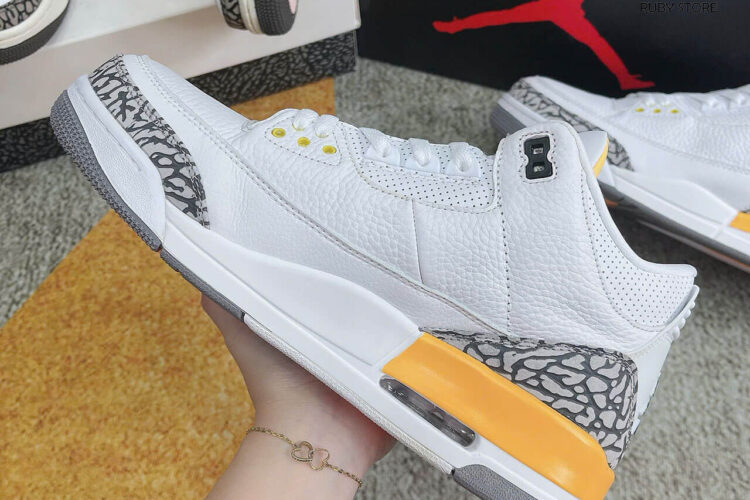 Hình ảnh thực tế mẫu giày Jordan 3 trắng vàng Replica 1:1 tại Ruby Store