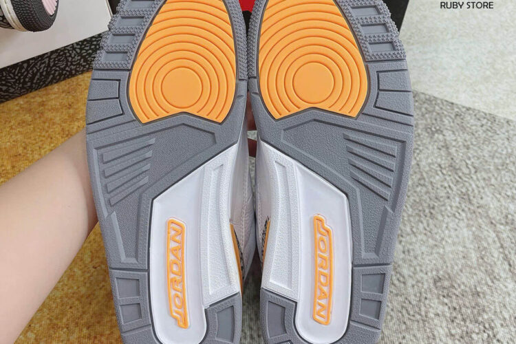 Hình ảnh thực tế mẫu giày Jordan 3 trắng vàng Replica 1:1 tại Ruby Store