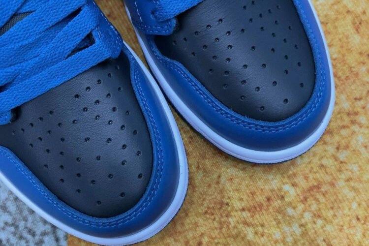 Giày Air Jordan 1 Retro High OG Dark Marina Blue