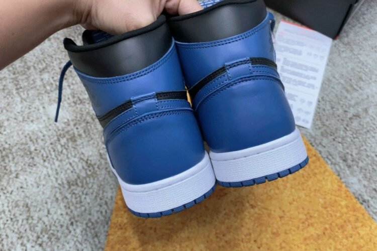 Giày Air Jordan 1 Retro High OG Dark Marina Blue