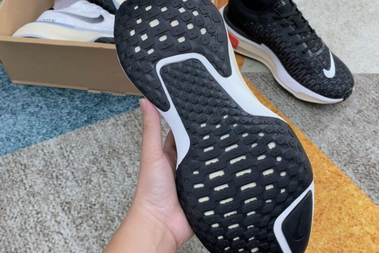 Giày Nike ZoomX Invincible Run Flyknit 3 Black Đen