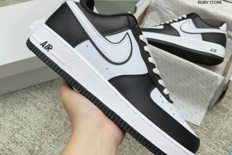 Hình ảnh thực tế giày Nike AF1 Panda đen trắng Rep 1 1 tại Ruby Store
