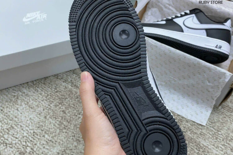 Hình ảnh thực tế giày Nike AF1 Panda đen trắng Rep 1 1 tại Ruby Store