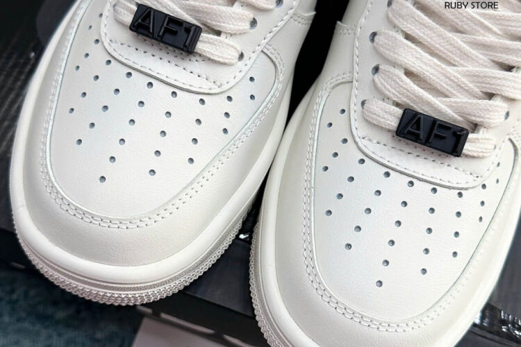 Hình ảnh thực tế giày Nike AF1 Ambush White trắng Rep 1 1 tại Ruby Store