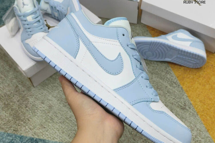 Hình ảnh chi tiết mẫu Jordan 1 Low xanh trắng tại Ruby Store