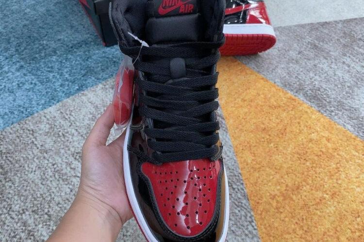 Giày Jordan 1 High Patent Bred đỏ đen bóng