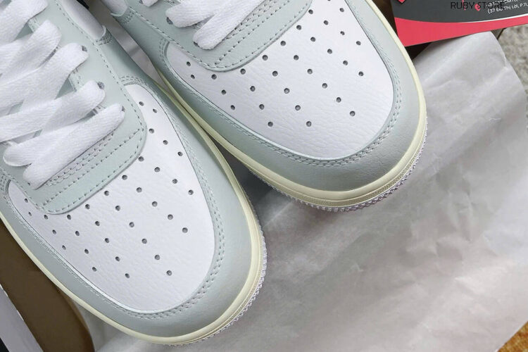 Hình ảnh thực tế mẫu giày Nike AF1 LV8 Split Light Silver bản Replica tại Ruby Store