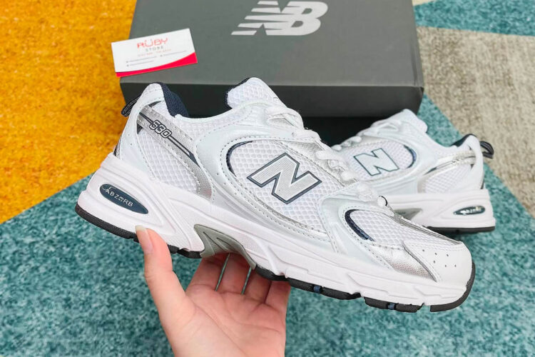 Hình ảnh thực tế đôi giày New Balance 530 trắng bạc xanh Navy Rep 1 1