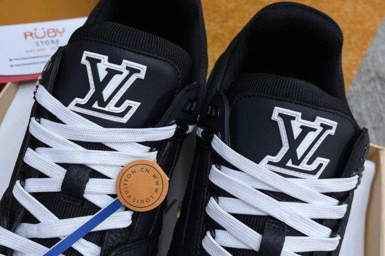 Giày Louis Vuitton Trainer Black Embossed Monogram đen