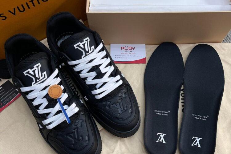 Giày Louis Vuitton Trainer Black Embossed Monogram đen