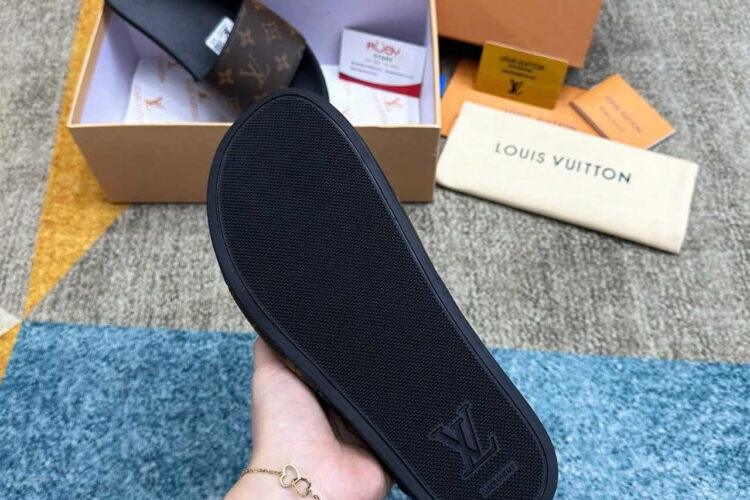 Dép LV Waterfront Mule Monogram đen Nâu