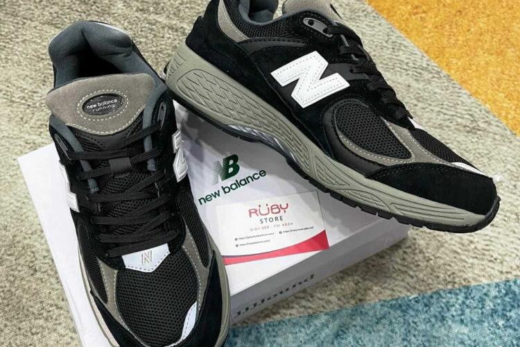 Giày New Balance 2002R Black Dark Grey đen Xám Rep 1 1