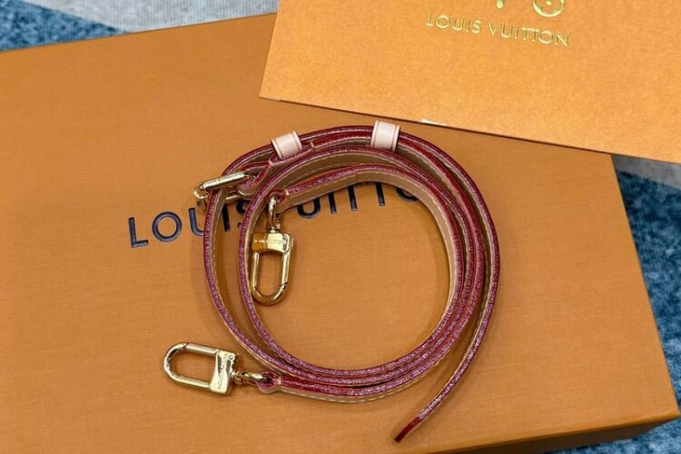 Túi LV Saumur BB Monogram Màu Nâu Kem Siêu Cấp