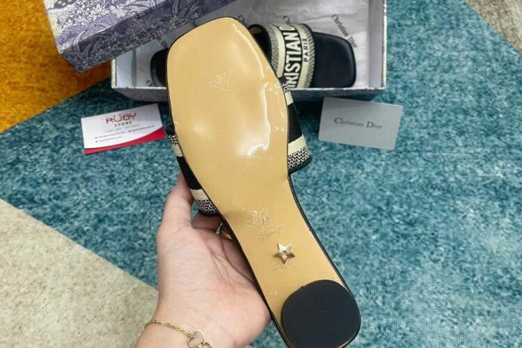 Dép Dior Dway Embroidery Black Beige Màu đen Be Like Auth