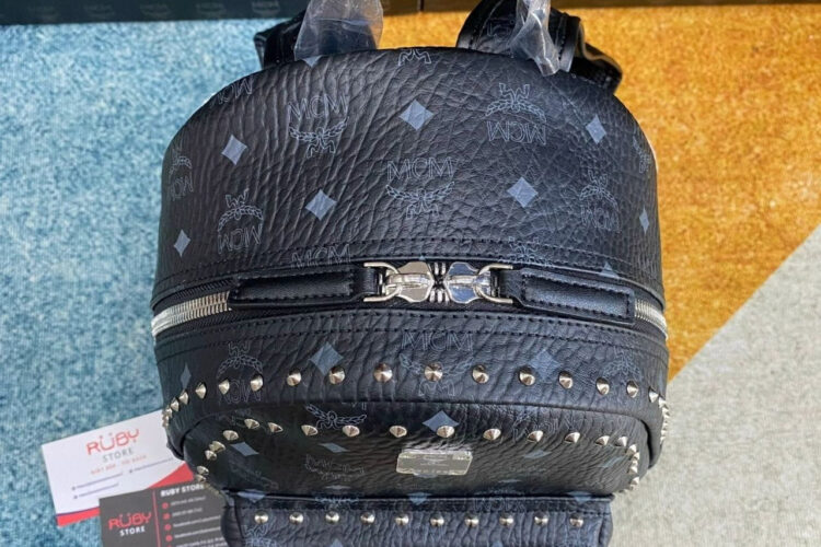 Ba Lô Small Stark Backpack In Studded Outline Visetos đen 33CM