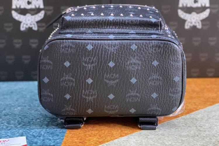 Ba Lô Small Stark Backpack In Studded Outline Visetos đen 33CM